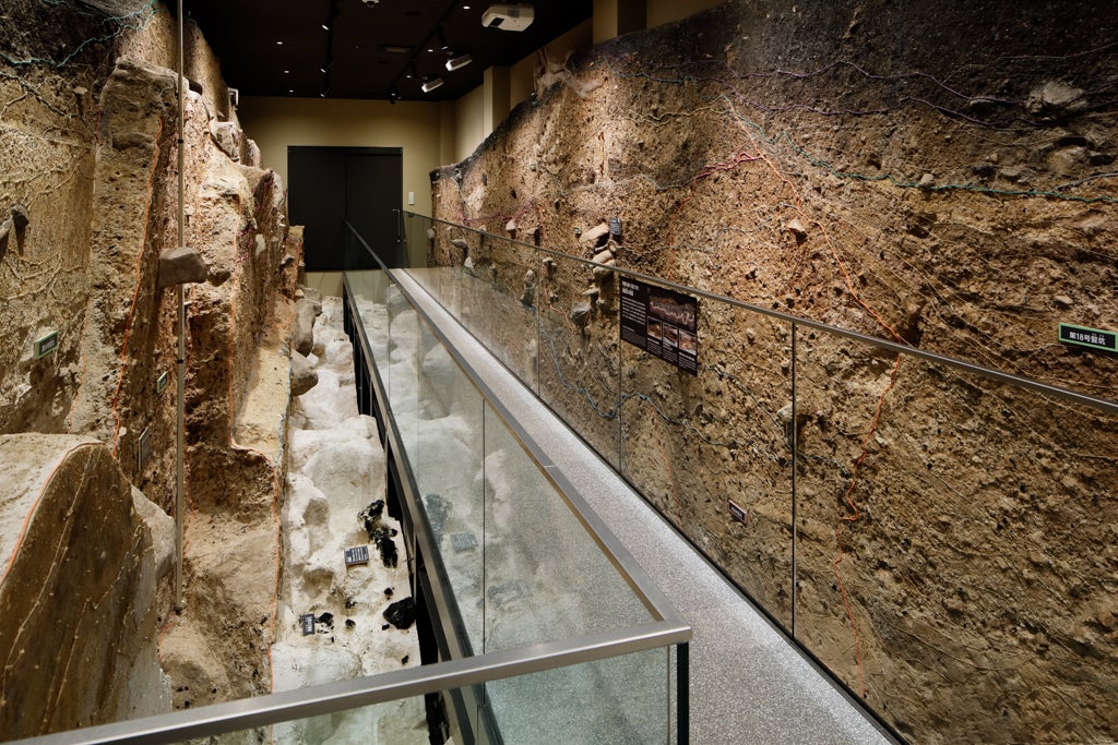 Hoshikusokan Obsidian Mine displays Room